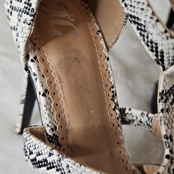 JG Black Patent & Snakeskin T-Strap Heels - Size 7.5 Pointed Toe Stilettos - Picture 8 of 8